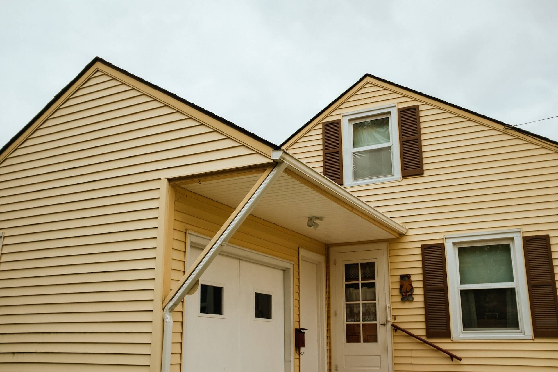 A picture of wood siding on a home in Cincinnati