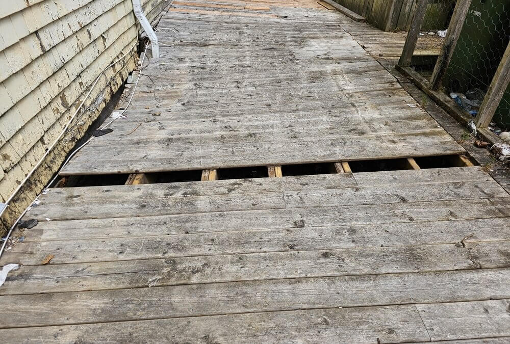 Finding the Right Deck Repair Contractor: What To Look for in a Professional