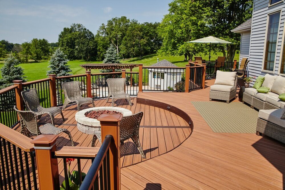 Composite Decking vs. Wood: Durability, Maintenance, and Longevity Compared